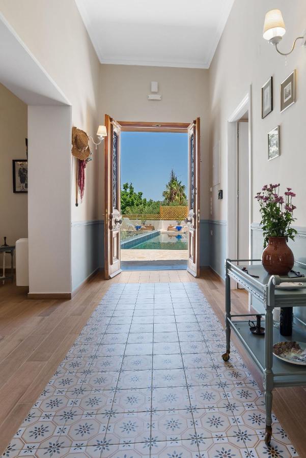 Villa Remedio Neon Khorion  Exterior photo